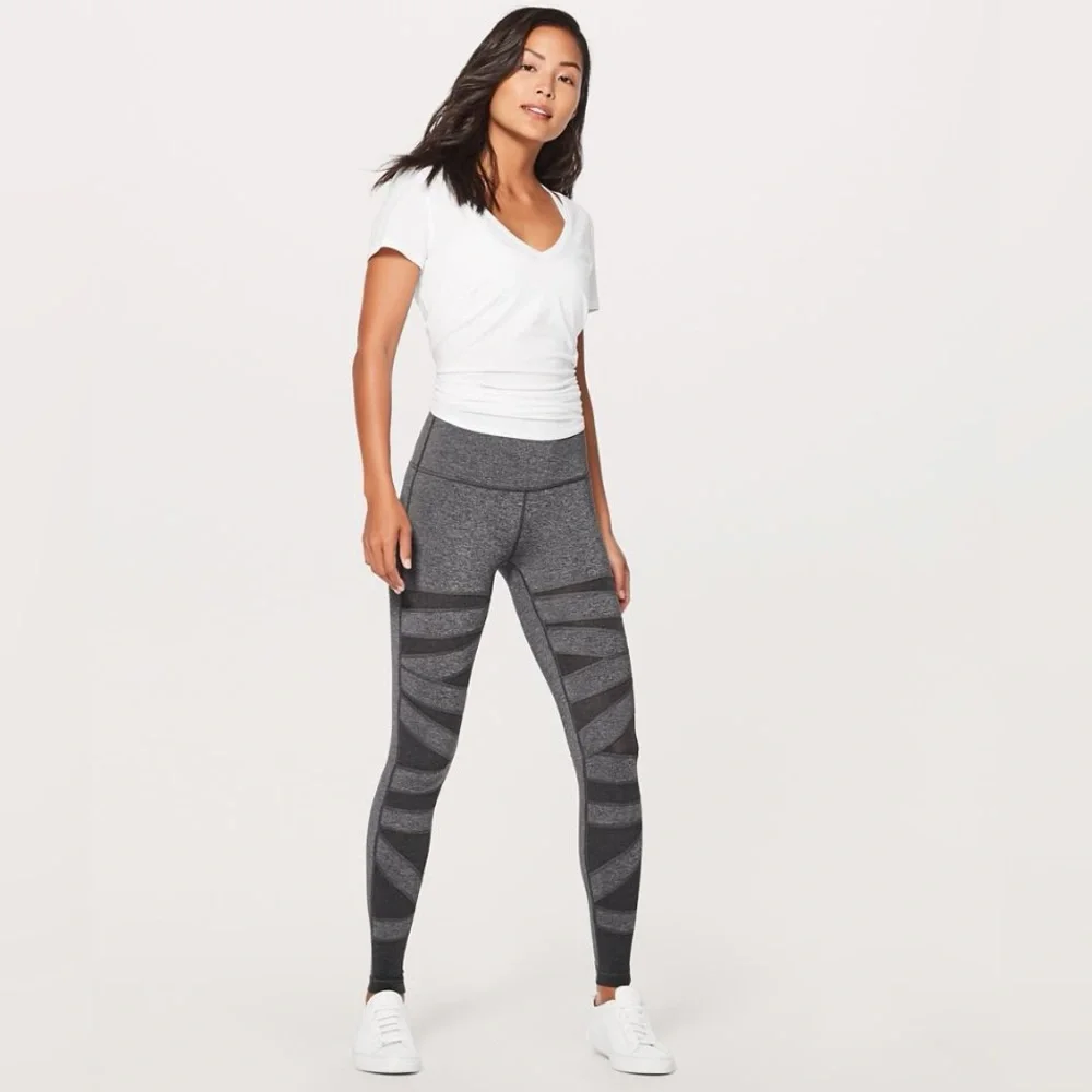 Lululemon women’s size 6 Wunder Under HR Tight, SE Tech preowned excellent cond